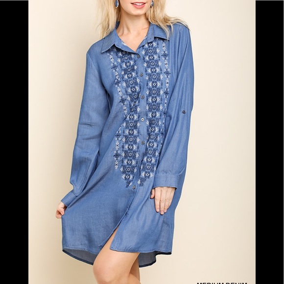 Umgee Dresses & Skirts - Umgee embroidered collared button up dress NWT